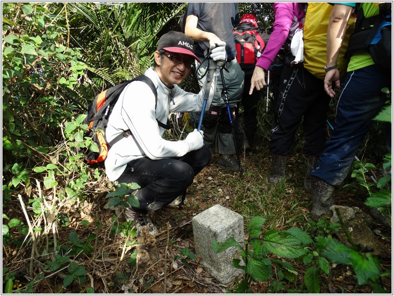 2013-12-08 15-05-44登頂龜呵吠山.JPG